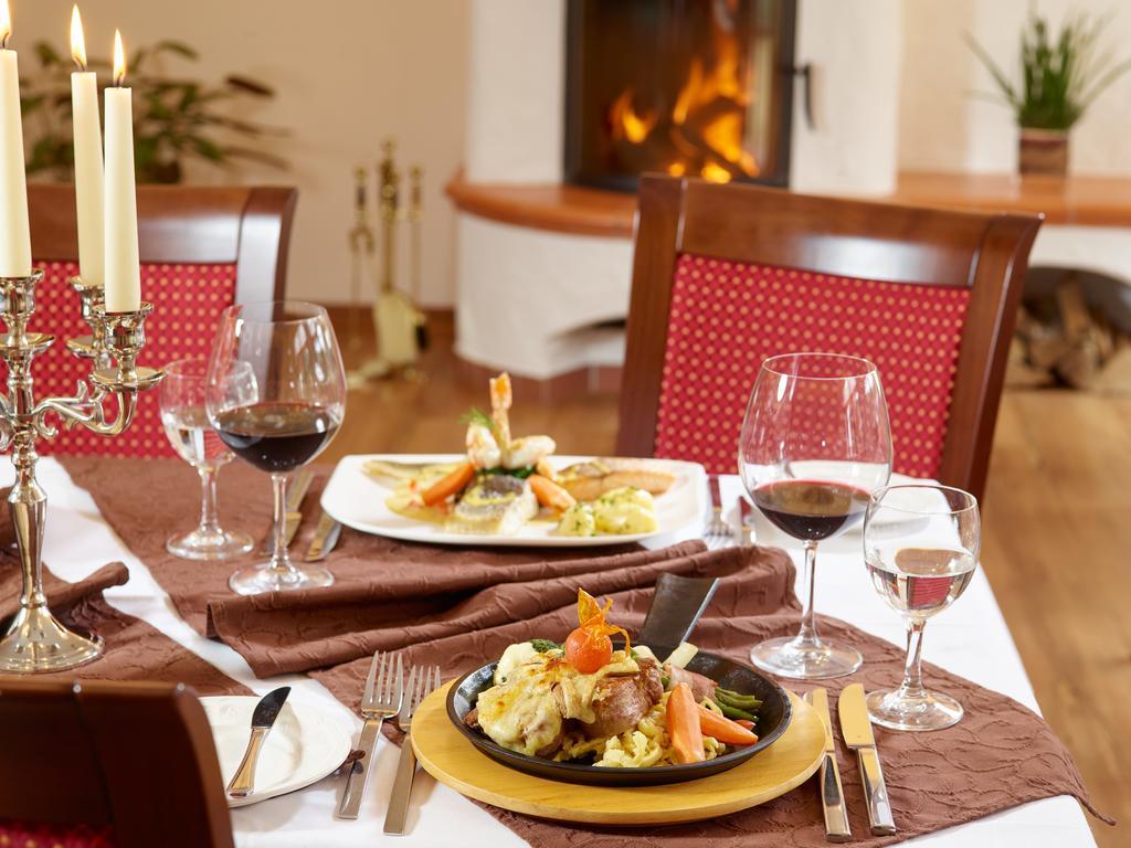 Hotel Restaurant Zum Schwan Mettlach Exteriör bild