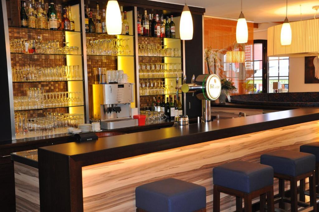 Hotel Restaurant Zum Schwan Mettlach Exteriör bild
