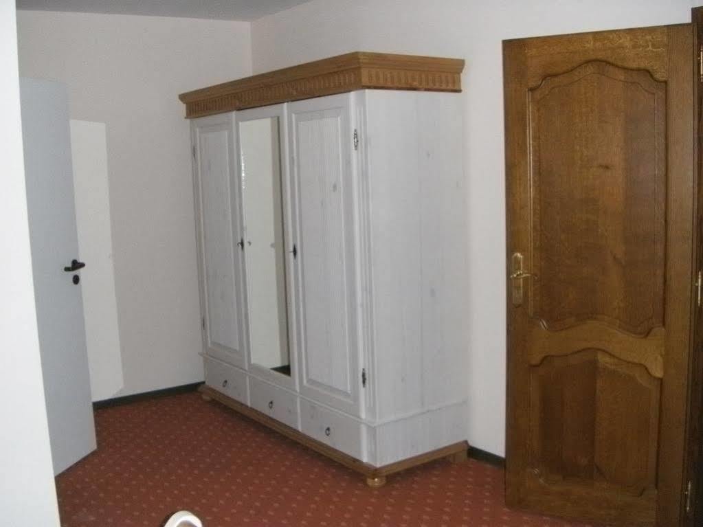 Hotel Restaurant Zum Schwan Mettlach Exteriör bild